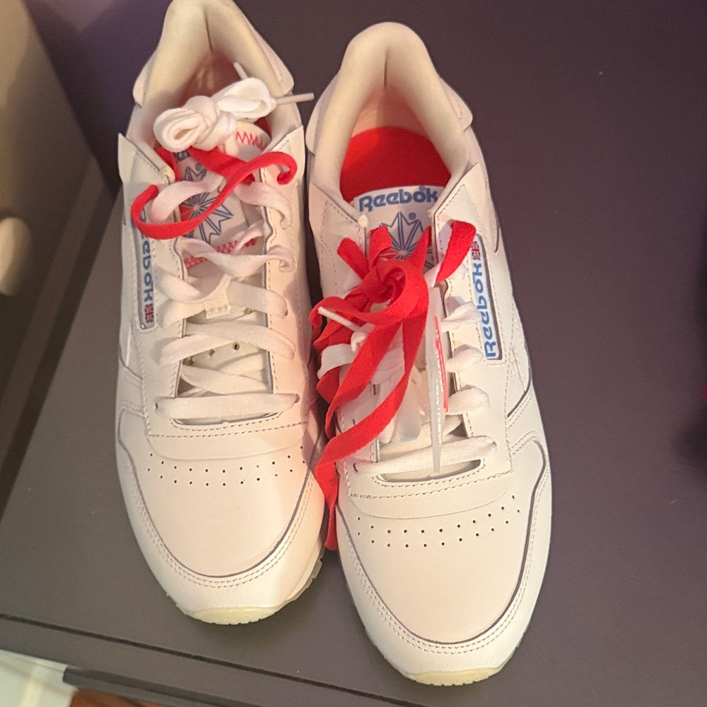 Reebok Womens White and Red Sneakers